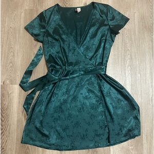 PRE-loved ♻️ green dress